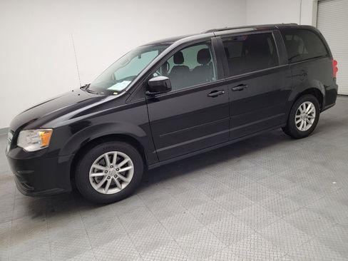 Used 2016 Dodge Grand Caravan SXT w/ Rear Park Assist Package FWD image 2