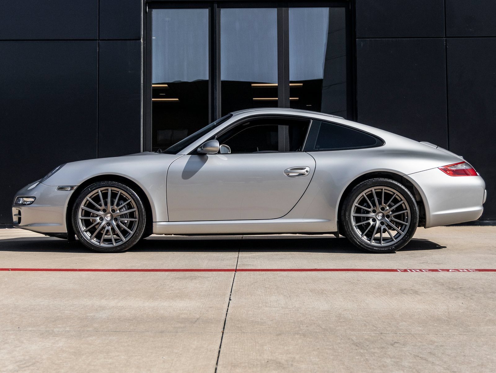 Used 2008 Porsche 911 Carrera RWD image 2