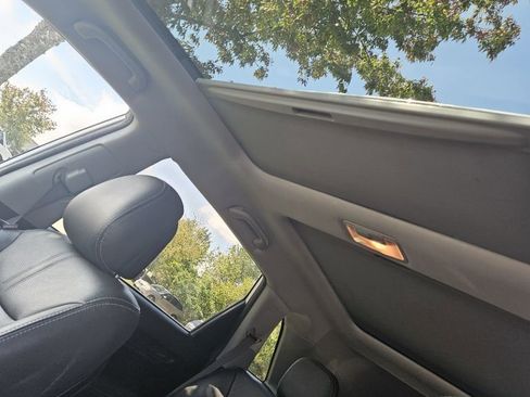 Used 2012 Kia Sorento SX w/ SX Premium Pkg image 2