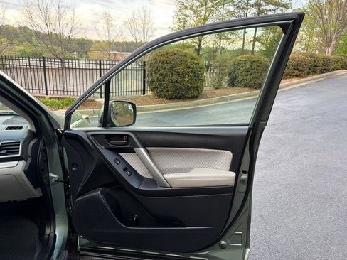 Used 2017 Subaru Forester 2.5i Premium image 38