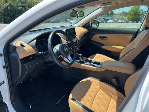 Used 2024 Nissan Sentra SV w/ SV Premium Package FWD image 9