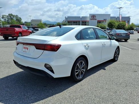 Used 2024 Kia Forte LXS FWD image 4