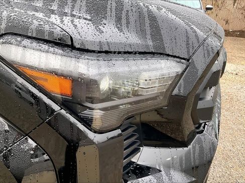 Used 2025 Toyota Tacoma SR5 image 27