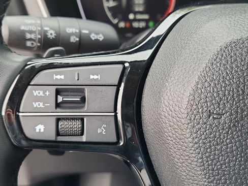 Used 2025 Honda Pilot EX-L image 19