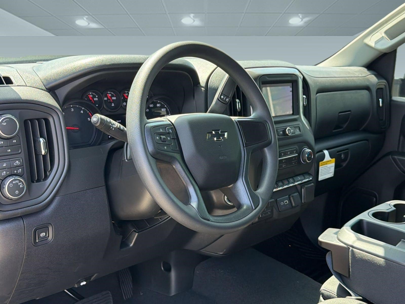 New 2026 Chevrolet Silverado 2500 Custom w/ Custom Value Package AWD/4WD image 4