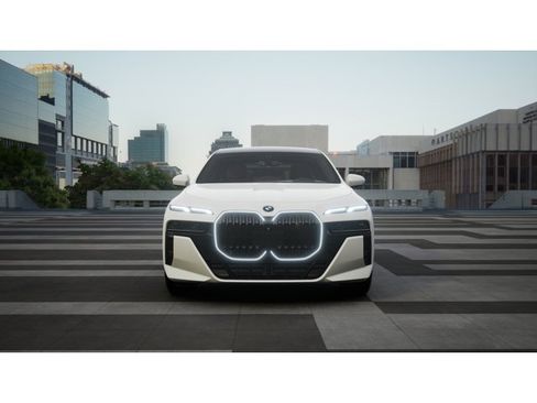 New 2026 BMW i7 eDrive50 w/ M Sport Package image 3