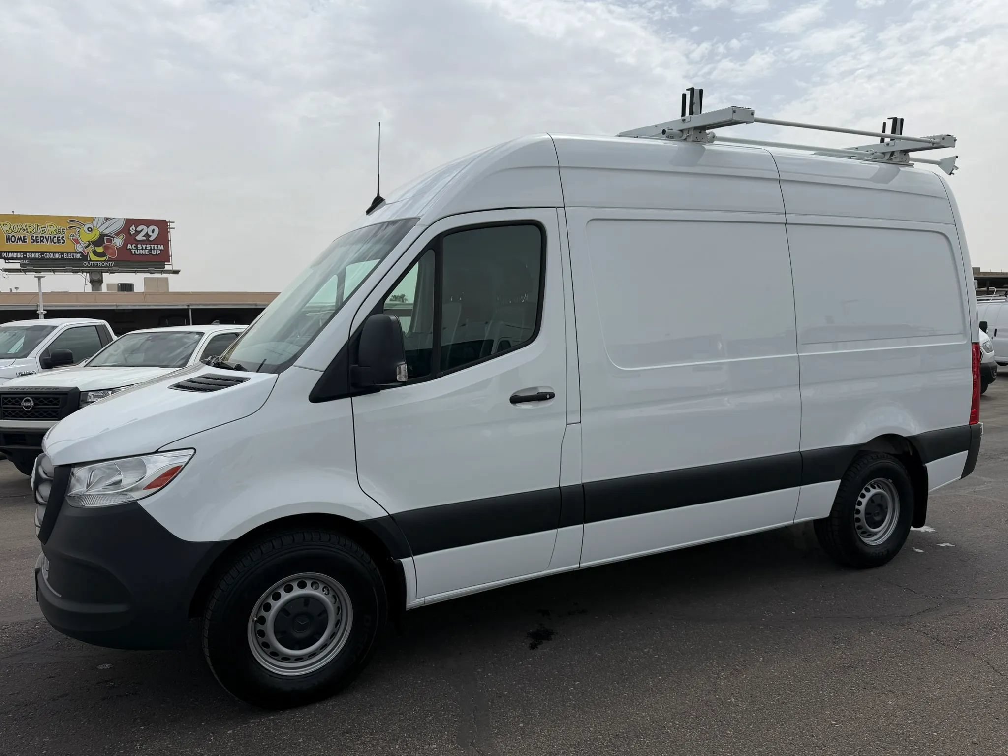 Used 2024 Mercedes-Benz Sprinter 2500 w/ Acoustic Package image 2