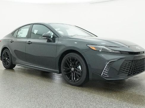 New 2026 Toyota Camry SE FWD image 32