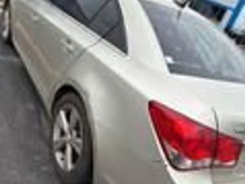Used 2013 Chevrolet Cruze LT FWD image 2