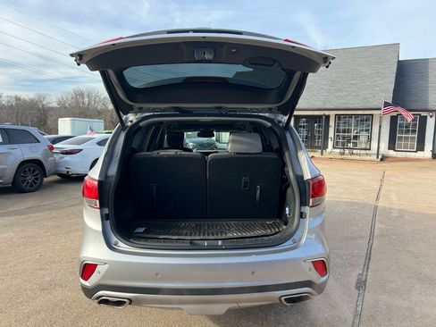 Used 2019 Hyundai Santa Fe XL image 11