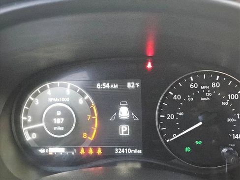 Used 2024 Nissan Kicks SR FWD image 11