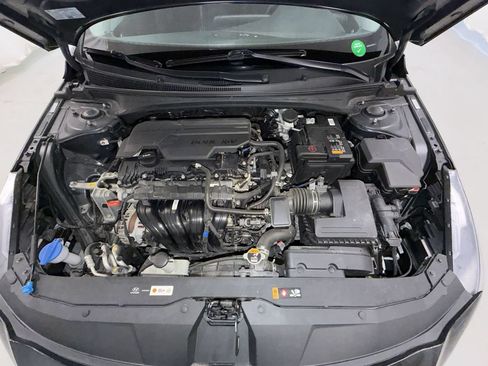 Used 2023 Hyundai Elantra SEL w/ Preferred Accessory Package FWD image 18
