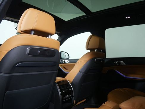 Certified 2024 BMW X7 xDrive40i w/ M Sport Package image 19