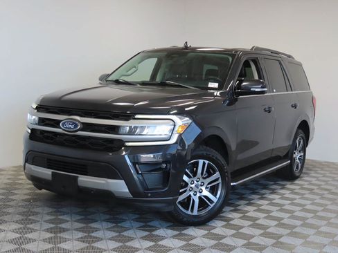 Used 2023 Ford Expedition XLT RWD image 1