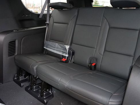New 2026 Chevrolet Suburban High Country AWD/4WD image 14