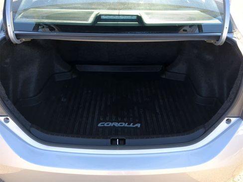 Used 2019 Toyota Corolla LE image 38