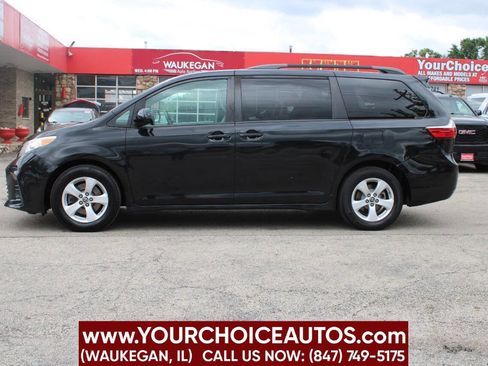 Used 2018 Toyota Sienna LE image 8