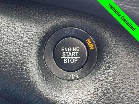 Used 2019 Jeep Cherokee Limited AWD/4WD image 16