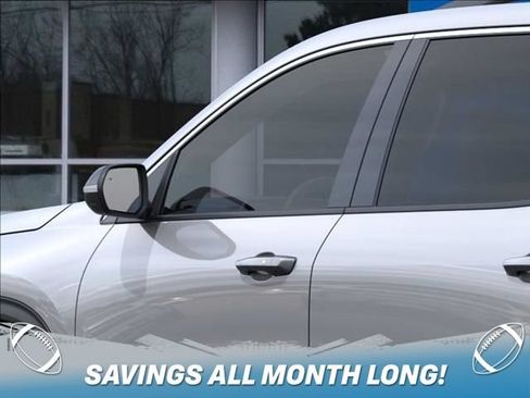 New 2026 Chevrolet Traverse LT w/ Sun and Wheel Package AWD/4WD image 12