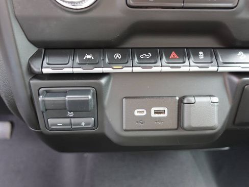 Used 2023 GMC Sierra 1500 Pro w/ Pro Value Package AWD/4WD image 43