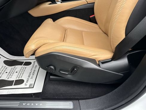 Used 2024 Volvo XC90 B6 Ultimate w/ Protection Package image 14