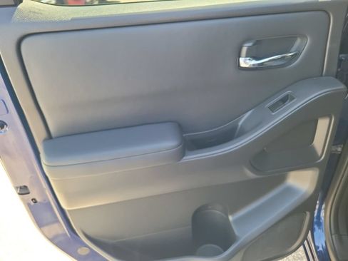 Used 2022 Nissan Frontier SV RWD image 12