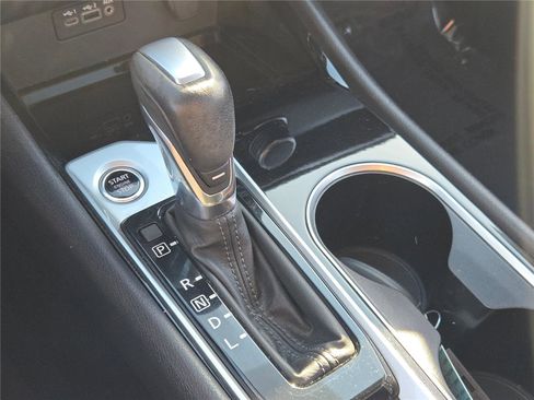 Used 2022 Nissan Altima 2.5 SV w/ SV Premium Package image 32