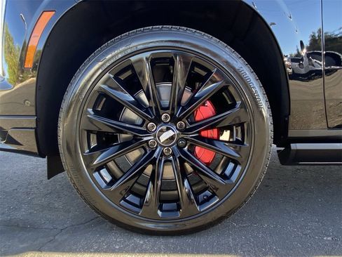 Certified 2025 Cadillac Escalade V w/ LPO, ONYX Package image 10