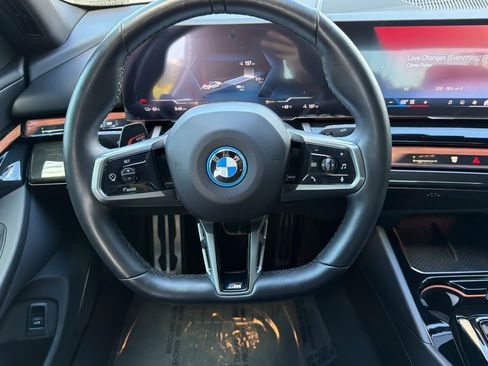 Used 2024 BMW i5 eDrive40i w/ M Sport Package RWD image 18