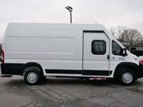 Used 2024 RAM ProMaster 3500 w/ Delivery Van Package image 16