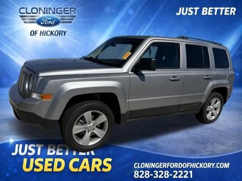 Used 2016 Jeep Patriot Latitude AWD/4WD image 1