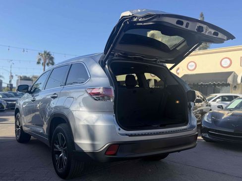 Used 2016 Toyota Highlander XLE FWD image 10