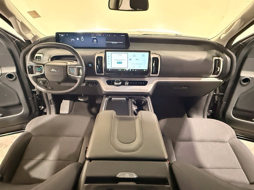 Used 2025 Ford Expedition Active AWD/4WD image 20