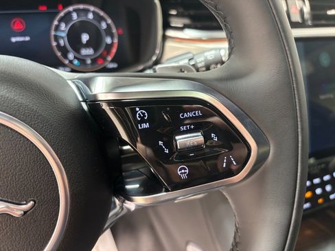 New 2026 Jaguar F-PACE R-Dynamic S image 19