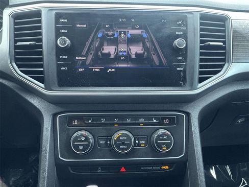 Used 2018 Volkswagen Atlas SE image 24