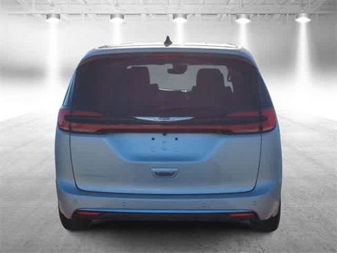 New 2026 Chrysler Pacifica Select image 7