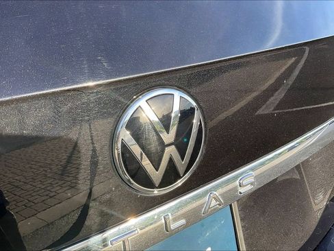 Used 2022 Volkswagen Atlas SE w/ Panoramic Sunroof Package AWD/4WD image 8