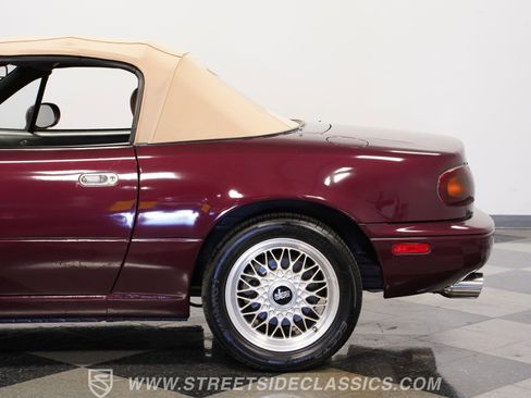 Used 1995 MAZDA MX-5 Miata M-Edition image 24