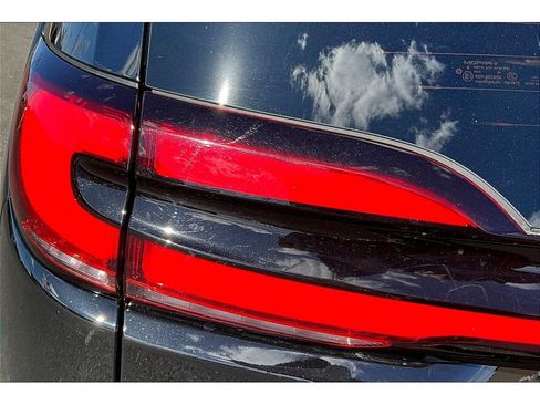 Used 2024 Chrysler Pacifica Pinnacle image 35