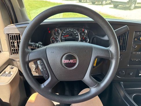 Used 2021 GMC Savana 3500 Extended w/ Power Convenience Package image 18