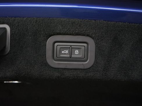 Used 2022 Bentley Flying Spur V8 AWD/4WD image 35