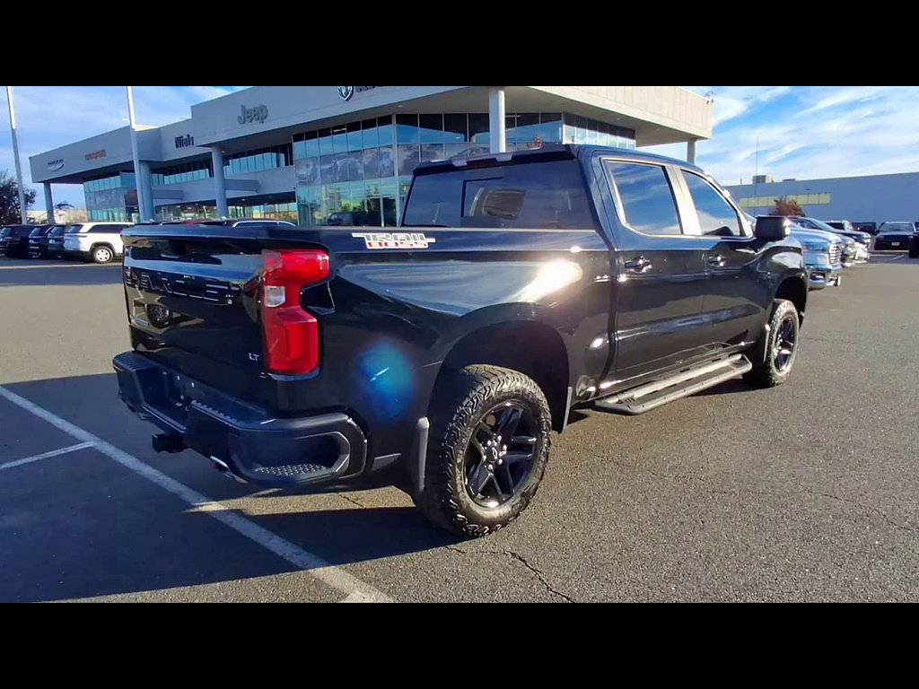 Used 2024 Chevrolet Silverado 1500 LT Trail Boss w/ LT Trail Boss Premium Package AWD/4WD image 8