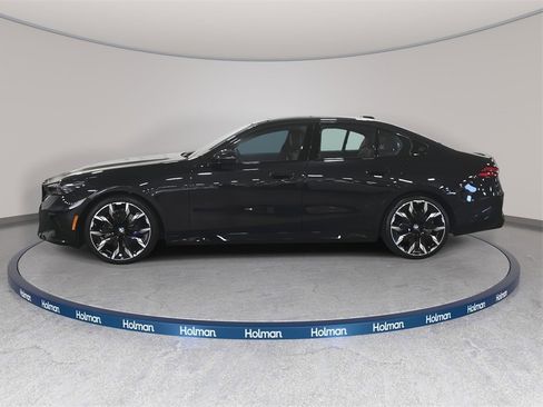 Used 2026 BMW 530i w/ M Sport Package image 9