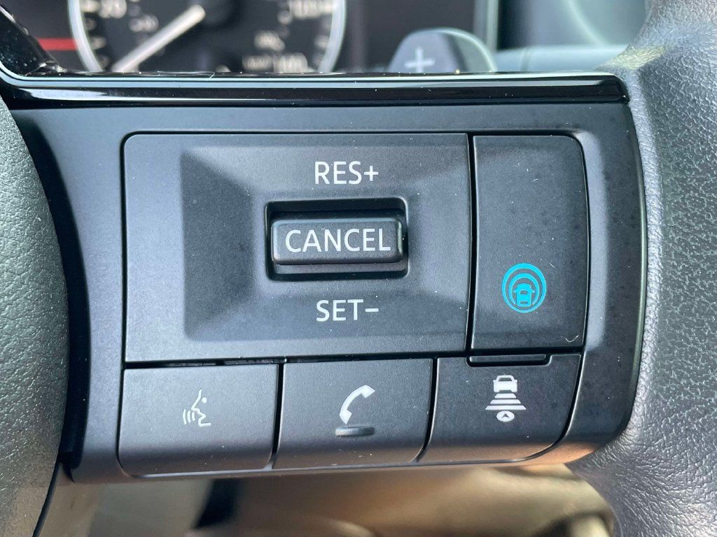 Used 2023 Nissan Rogue SV FWD image 31