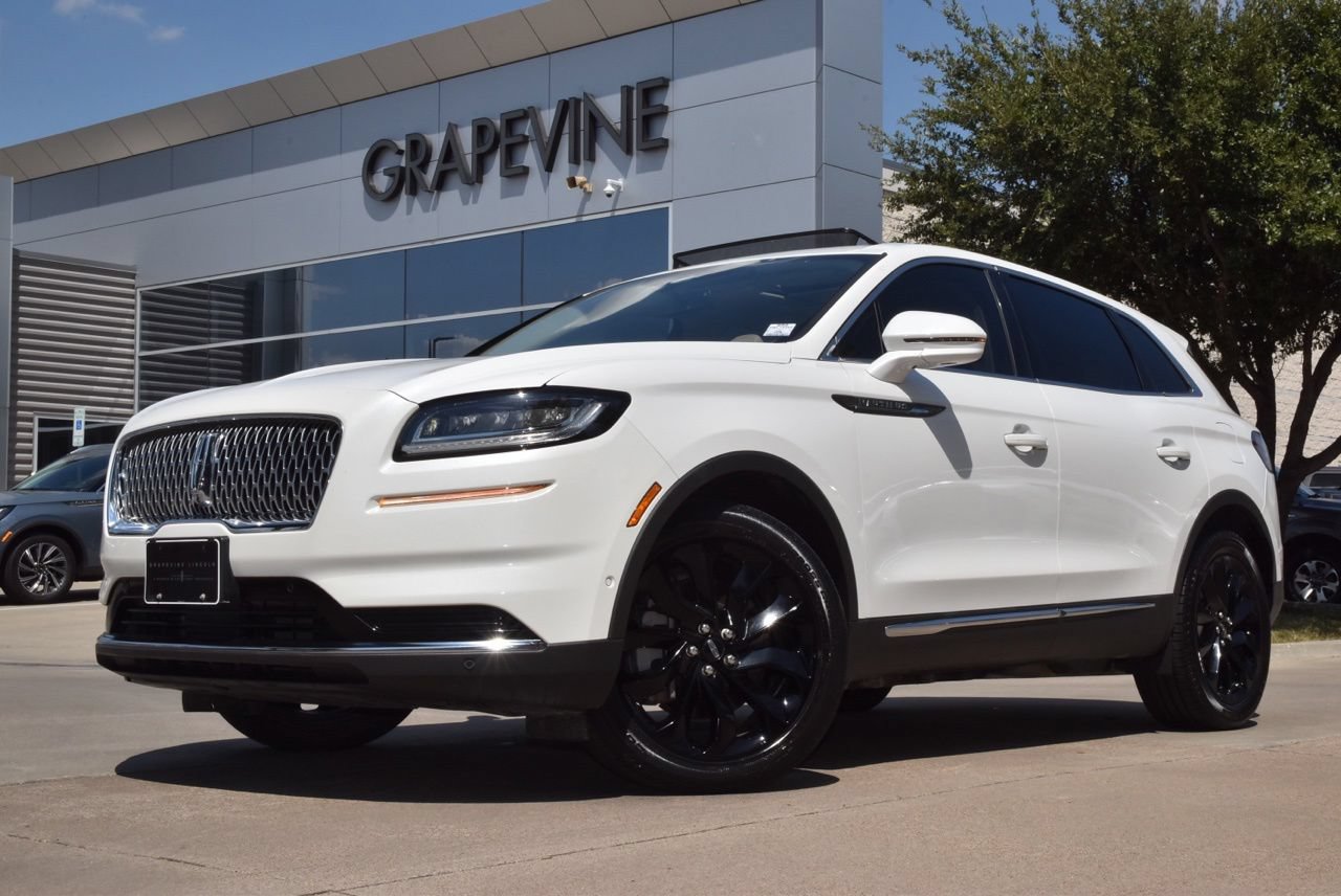 Used 2023 Lincoln Nautilus Reserve w/ Equipment Group 201A FWD image 2