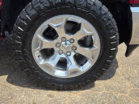 Used 2019 RAM 1500 Big Horn AWD/4WD image 11