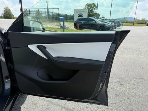 Used 2022 Tesla Model Y Performance AWD/4WD image 21