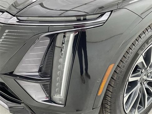 New 2025 Cadillac Lyriq Sport image 15