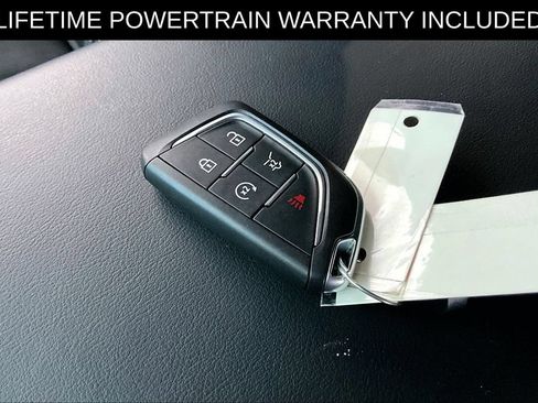 Used 2025 Cadillac Lyriq Luxury w/ LPO, Floor Liner Package AWD/4WD image 13