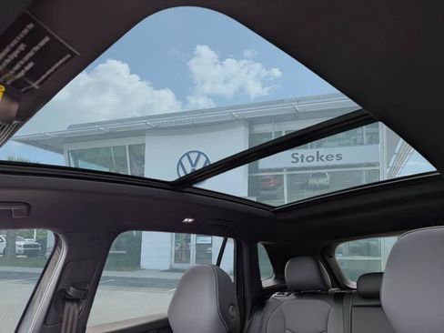 New 2026 Volkswagen Tiguan SE R-Line FWD image 21
